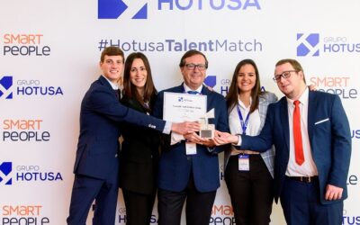 Los alumnos de la Universidad Loyola Andalucía de Córdoba reciben el  primer premio en la competición interuniversitaria Talent Match de Smart People